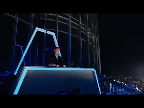 Armin van Buuren – Space Case [Armin van Buuren x Untold Dubai Performance]