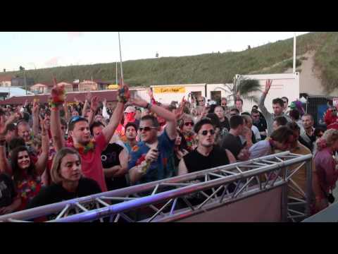 Dumonde Playing Binary Finary – 2000 (Dumonde Remix) @ Luminosity Beach Festival 2011 Part 10