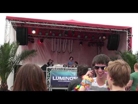 Julian Vincent Playing Like Ice Live @ Luminosity Beach Festival 2011 Day 1 (Part 7/11)