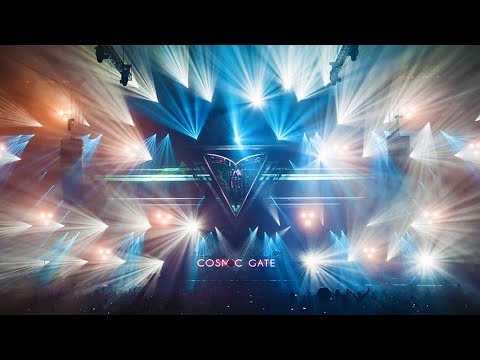 Cosmic Gate play ‘Rank 1 – 13.11.11’ (Live at Transmission Prague 2013)