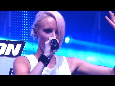 Emma Hewitt live @ Trancemission SPb 01.11.2013 (5)  (sorry for AutoFocus)