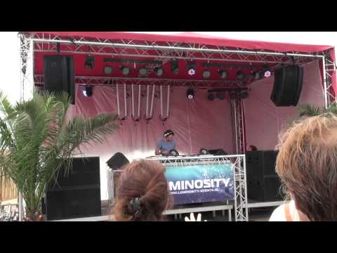 Julian Vincent Playing Protoculture﻿ – Silver @ Luminosity Beach Festival 2011 Day 1 (Part 8/11)